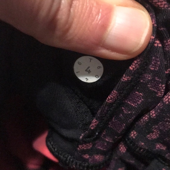 Lululemon Outrun 17" Crop Shatter Weave Dust Coral - Picture 12 of 13